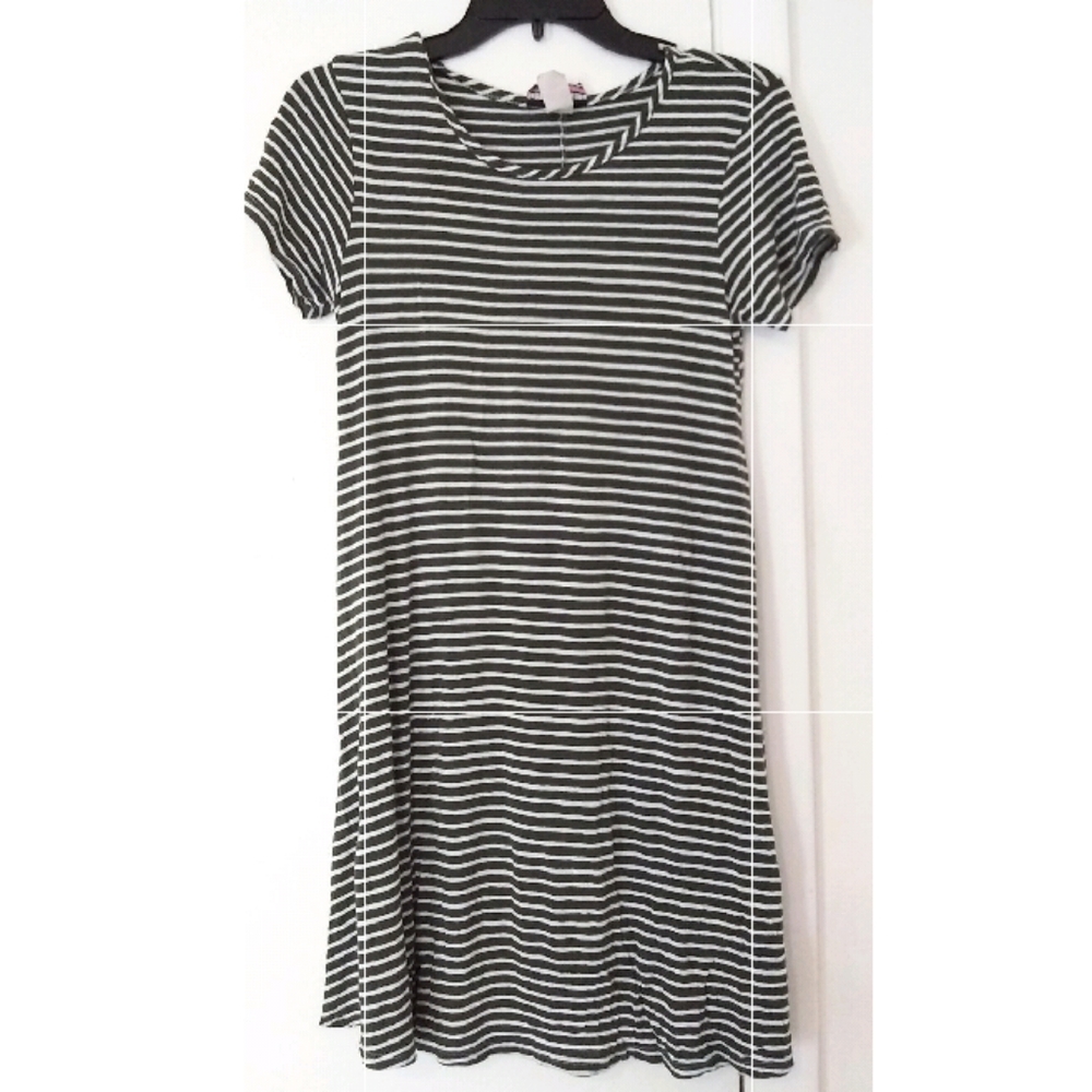 Green & White Striped T-Shirt Dress ❕💚